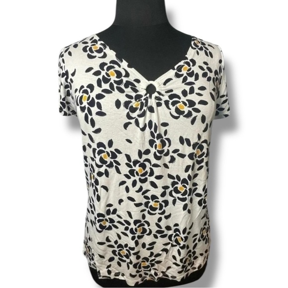 Lane Bryant Tops - LANE BRYANT Stretch Tee - White Floral 10/12